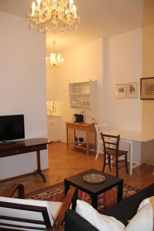 Premarental Wien Rum bild