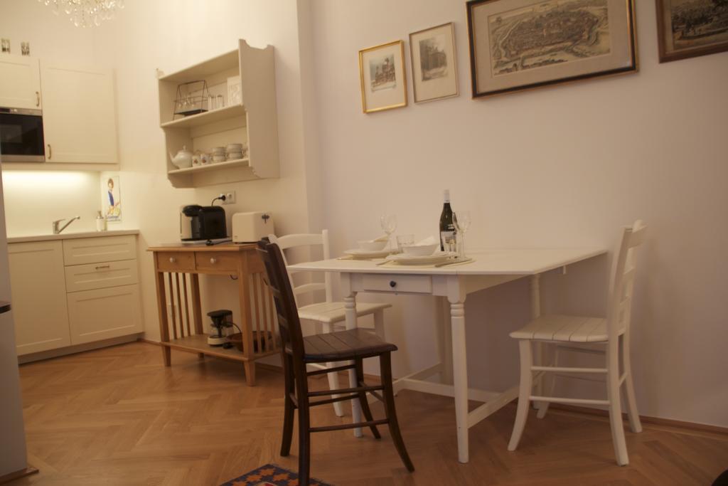 Premarental Wien Rum bild